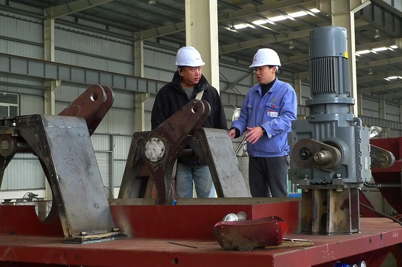 燃動技術(shù)人員在一線車